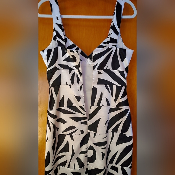 White House Black Market Abstract Midi Dress | NWOT EXCELLENT CONDITION! - Picture 6 of 8